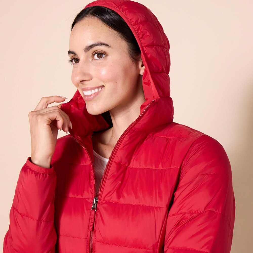 Women's Bright Poppy Red Lightweight Water-resistant Hooded Puffer Coat - Picture 4 of 5